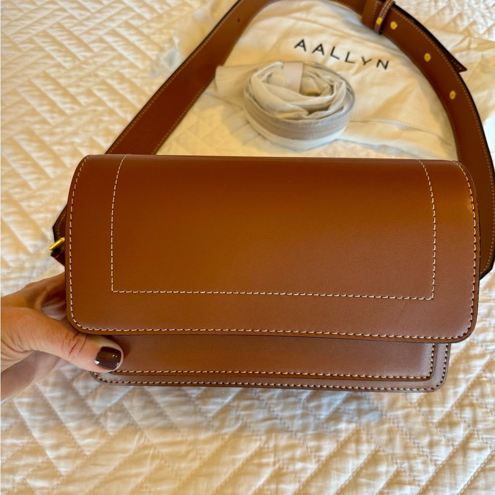 Beautiful Aallyn Crossbody/Shoulder Ingrid Bag - Like New